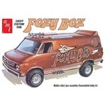 AMT 1975 Chevy Van "Foxy Box" 1:25