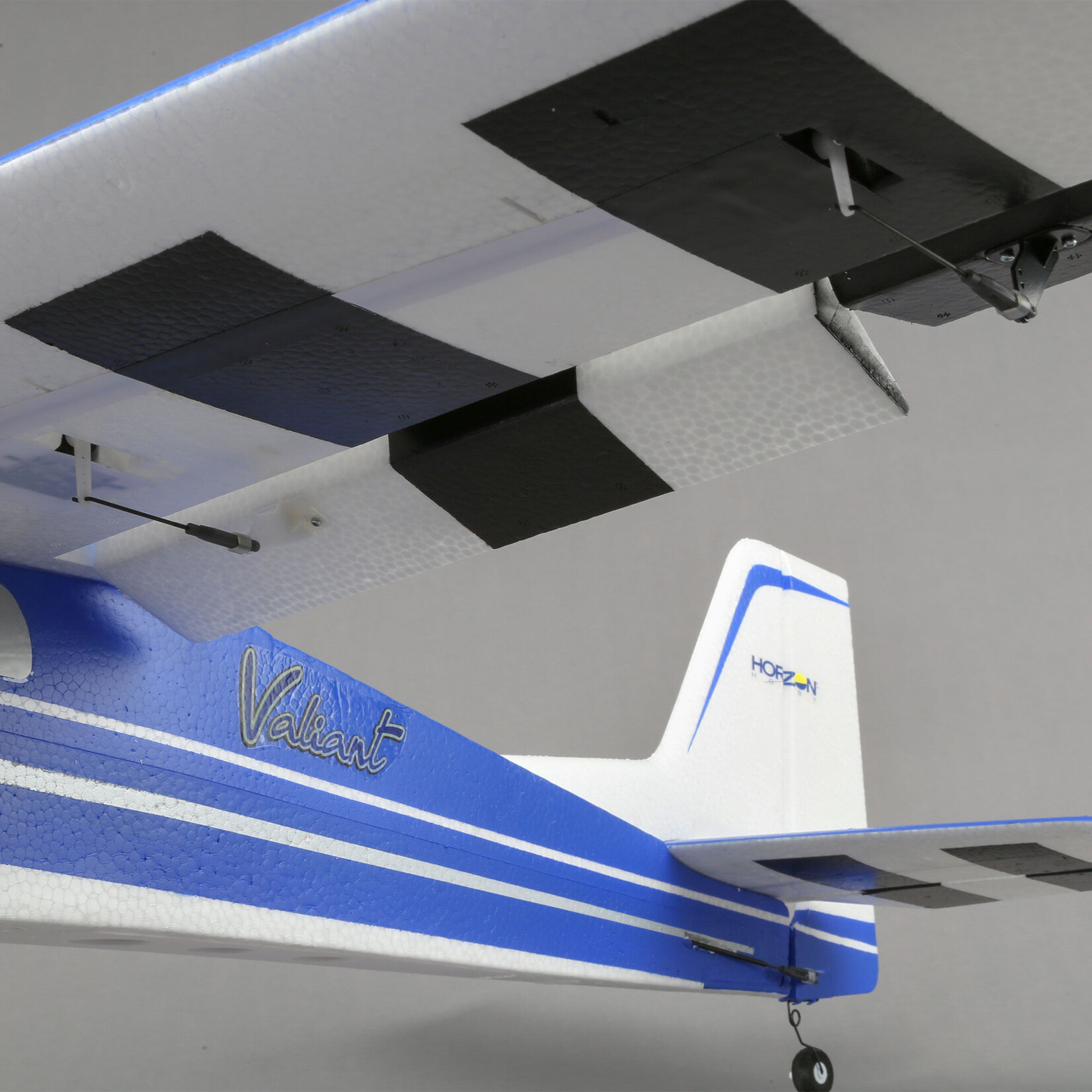 E-Flite Valiant 1.3m BNF Basic with AS3X and SAFE Select