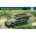 Italeri 1:72 SD.KFZ.251/7  Pionerpanzerwagen