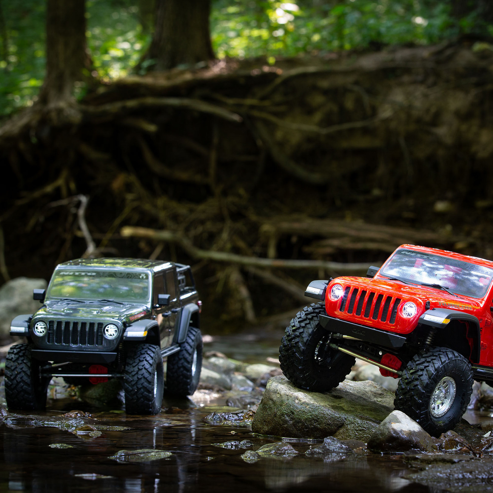 Axial 1/10 SCX10 III Jeep JT Gladiator with Portals RTR, Red