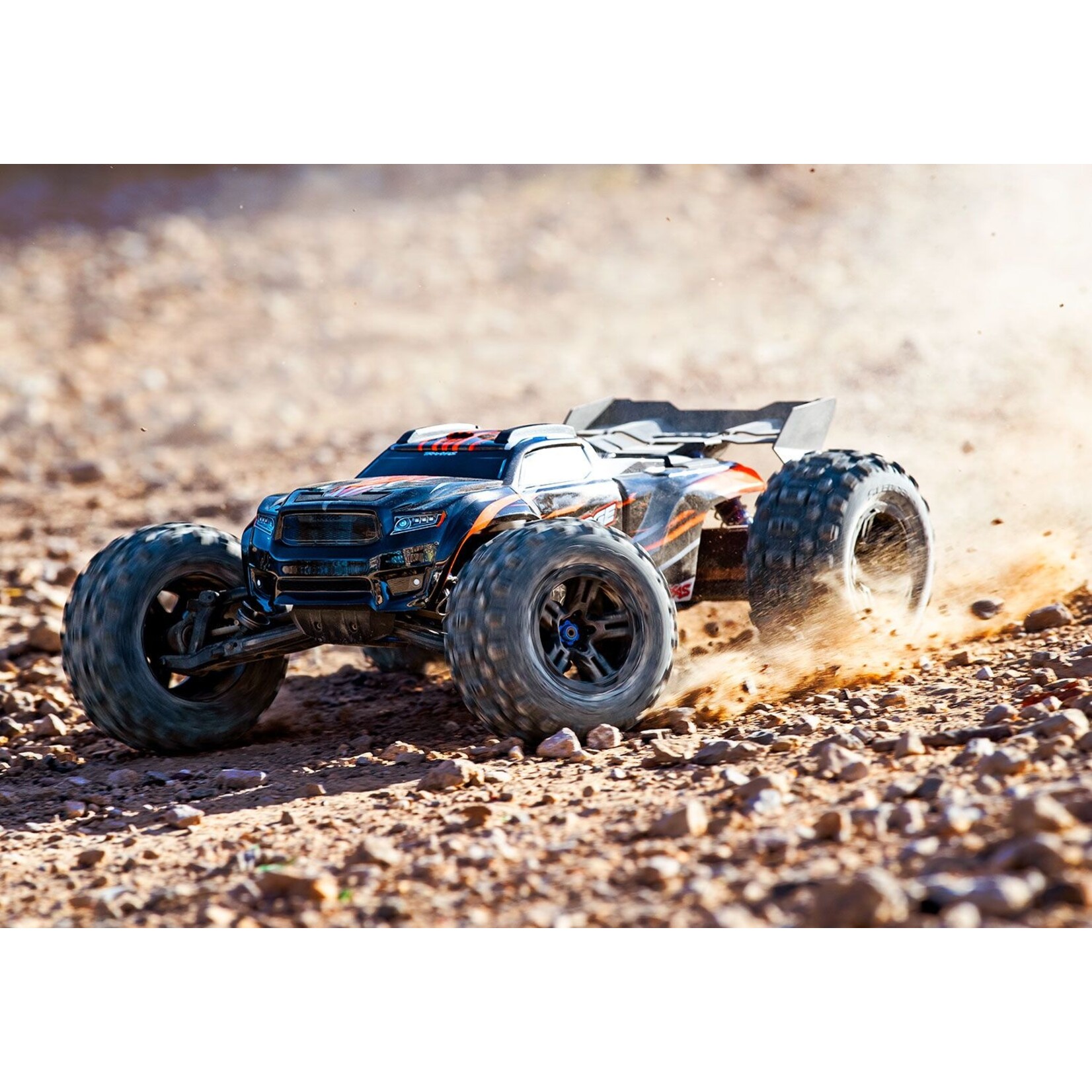 Traxxas Sledge™: 1/8 Scale 4WD Brushless with Belted Tires - ORANGE