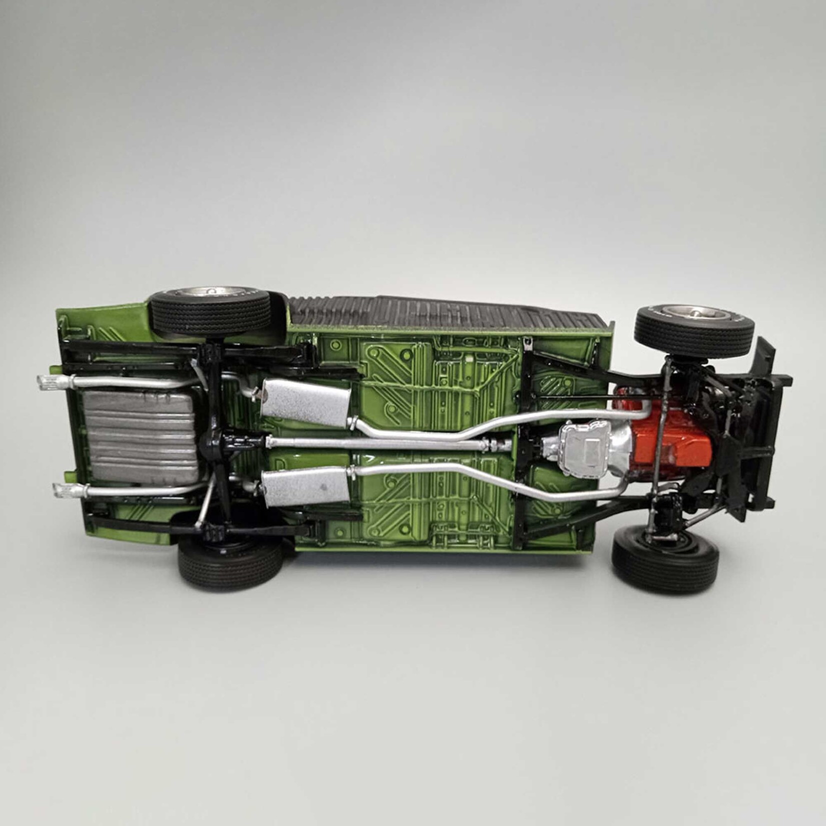 AMT 1/25 1971 Dodge Hemi Charger R/T Model Kit