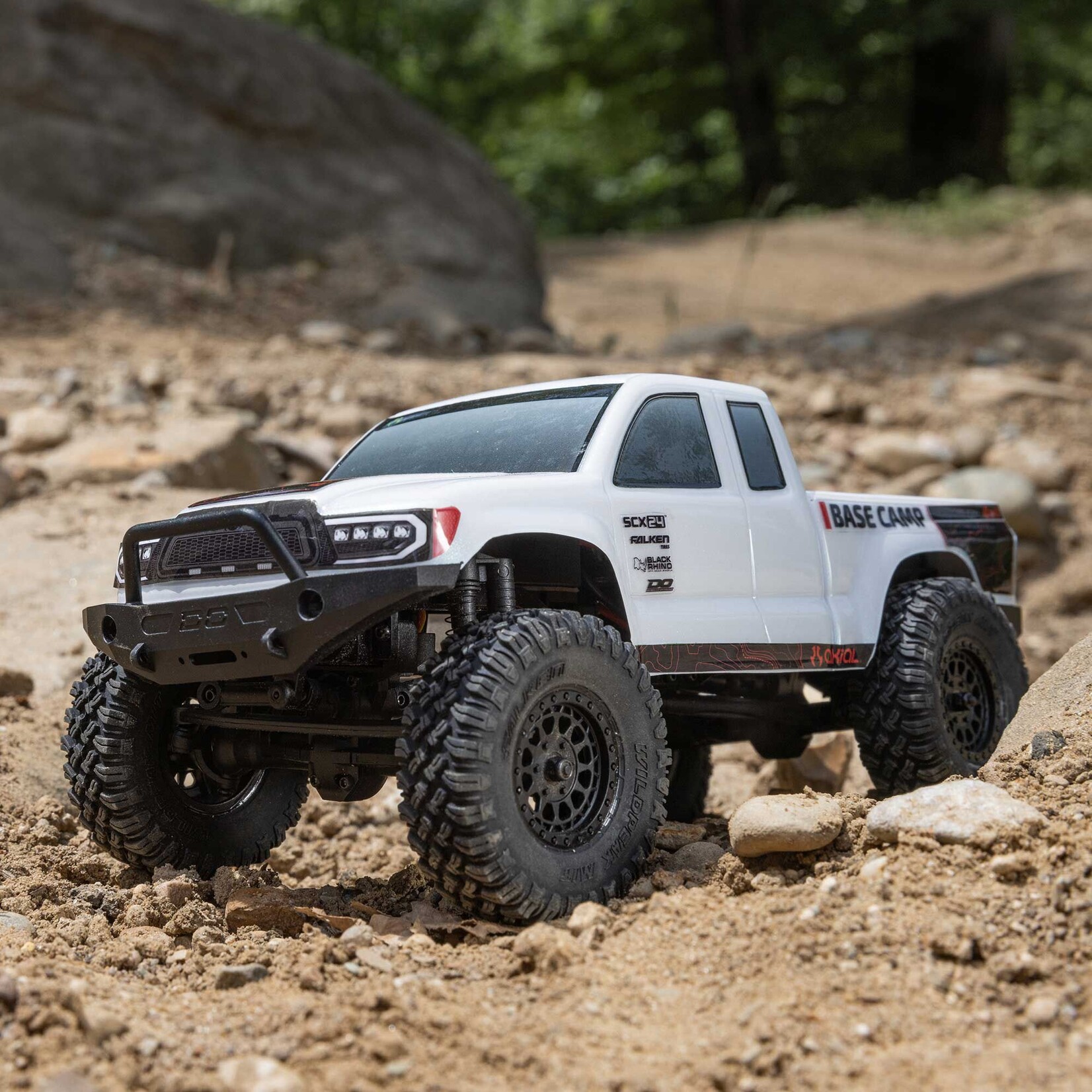 Axial 1/24 SCX24 Base Camp 4WD Rock Crawler Brushed RTR with Battery & Charger, White