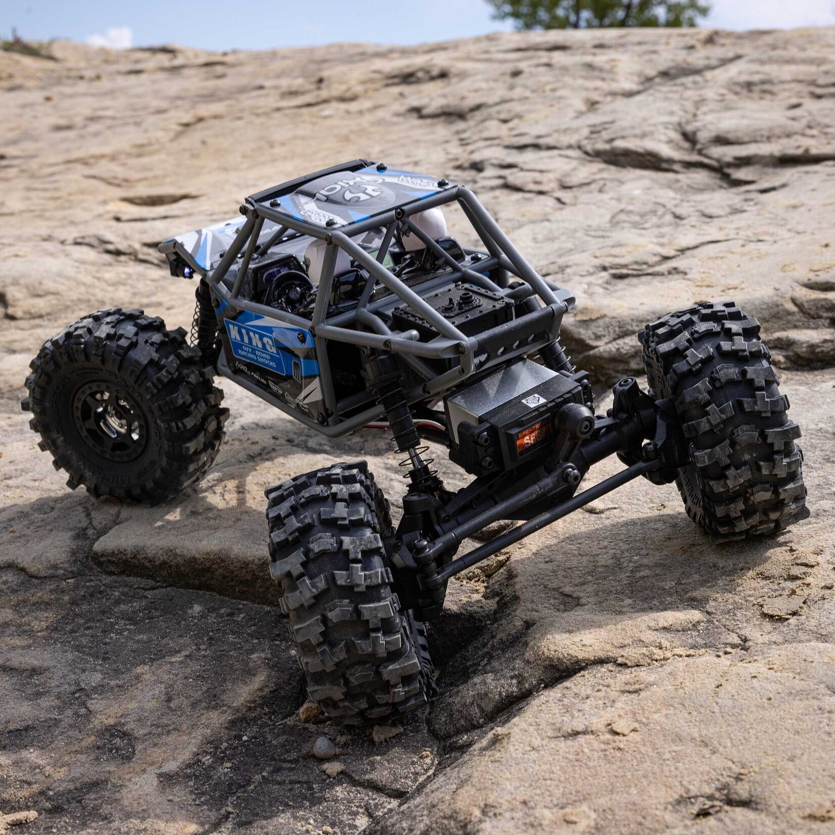 Axial 1/18 UTB18 Capra 4WS 4WD Trail Buggy RTR with Battery & Charger, Blue