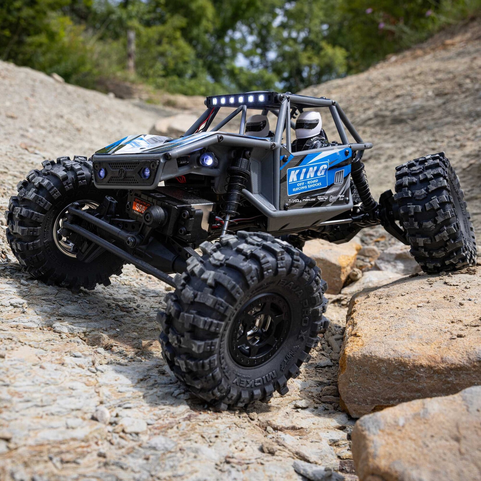 Axial 1/18 UTB18 Capra 4WS 4WD Trail Buggy RTR with Battery & Charger, Blue
