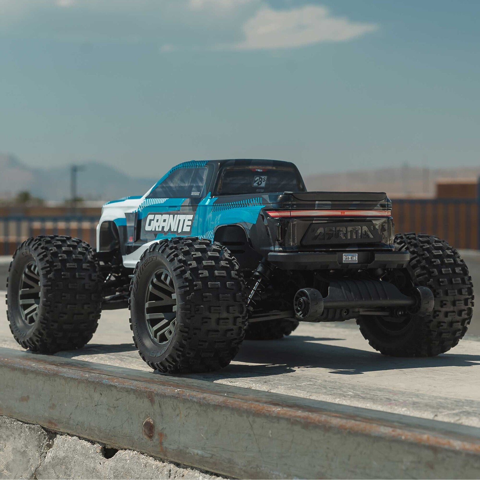 Arrma 1/10 GRANITE 4X4 223S BLX BRUSHLESS MONSTER TRUCK RTR WITH DSC, BLUE