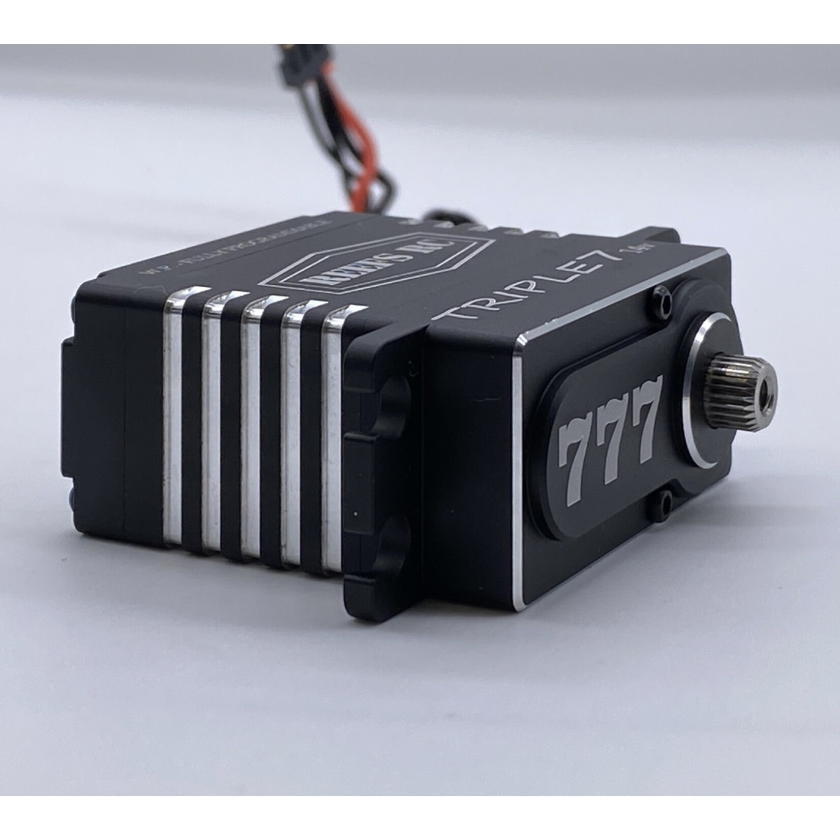 Triple 7 Reefs Servo