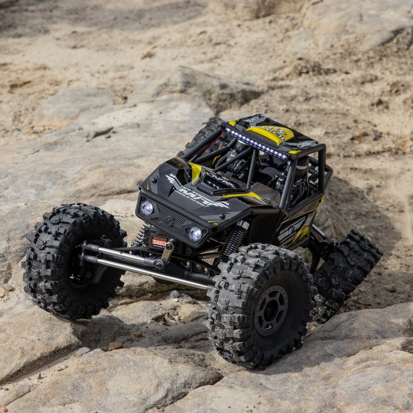 Axial 1/10 UTB10 Capra 1.9 4WS 4X4 Unlimited Trail Buggy Brushed RTR, Yellow