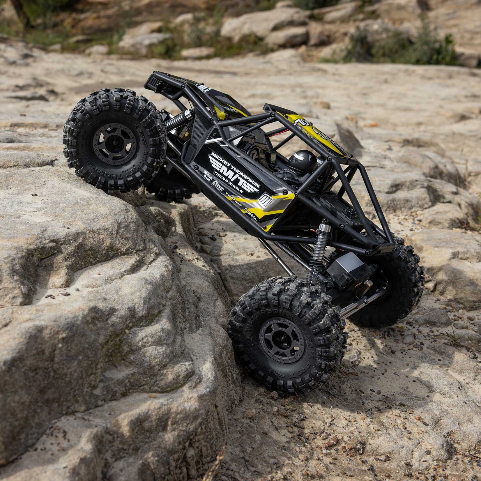 Axial 1/10 UTB10 Capra 1.9 4WS 4X4 Unlimited Trail Buggy Brushed RTR, Yellow