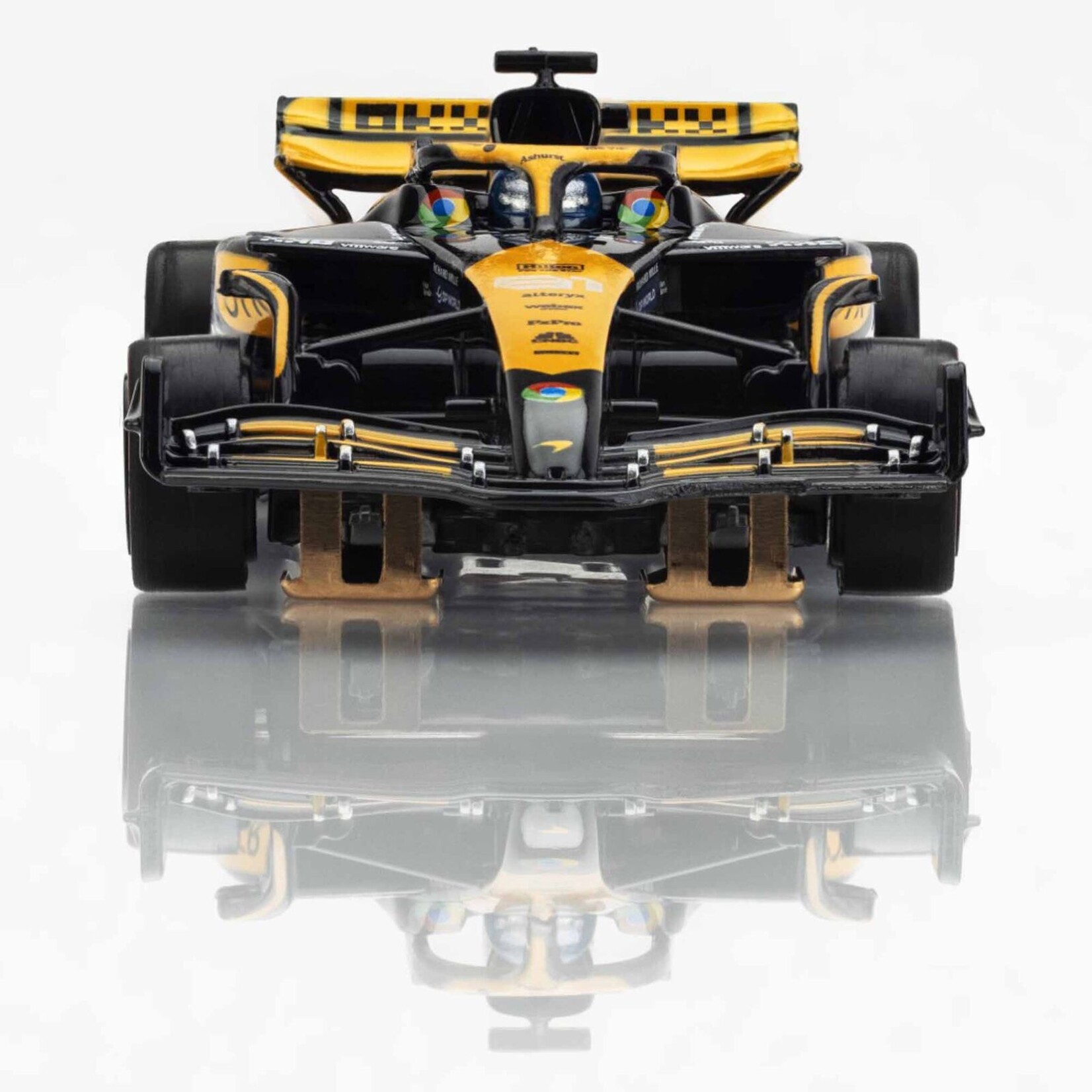 AFX Slot Cars McLaren F1 MCL38 #81 AU 2024