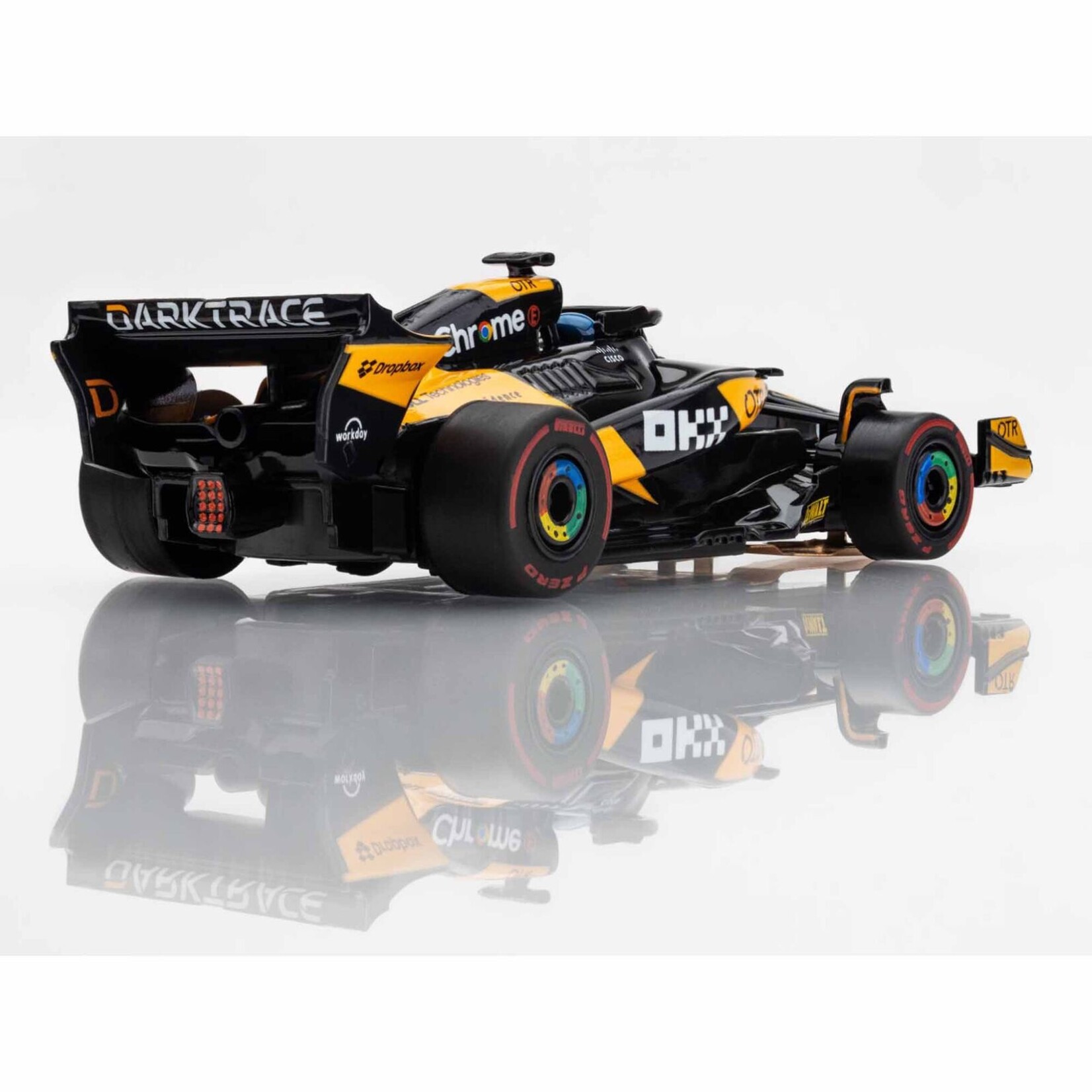 AFX Slot Cars McLaren F1 MCL38 #81 AU 2024