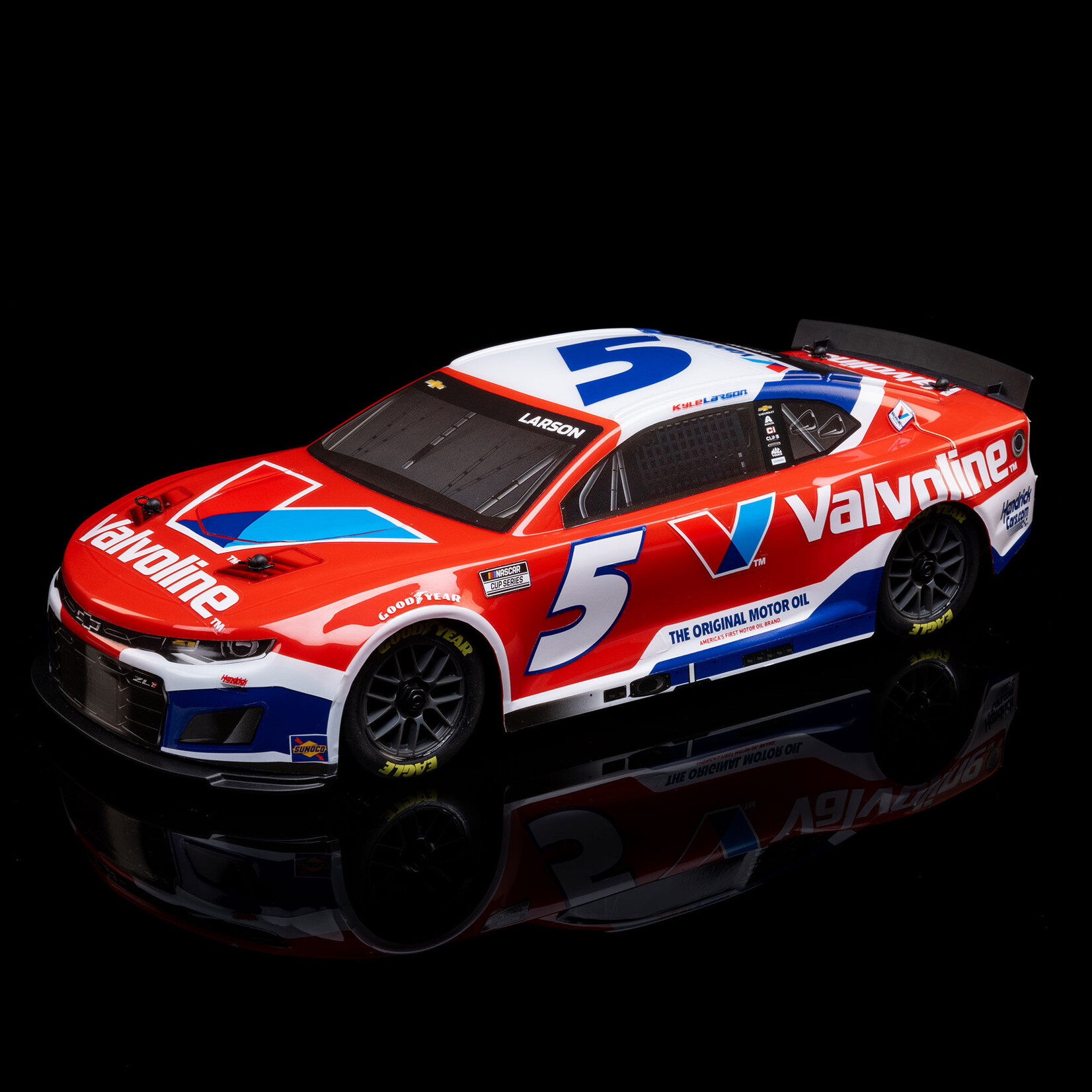 Losi 1/12 NASCAR RC Race Car Kyle Larson No. 5 Valvoline 2025 Chevrolet Camaro ZL1 2S AWD RTR Brushed On-Road (Battery & Charger Included)