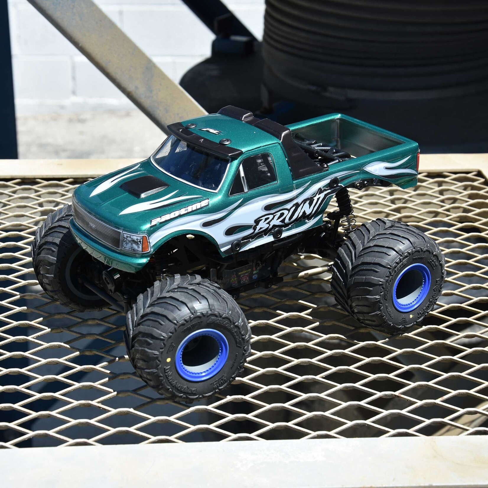 Pro-Line 1/18 Pre-Cut Brunt Clear Body for Losi Mini LMT