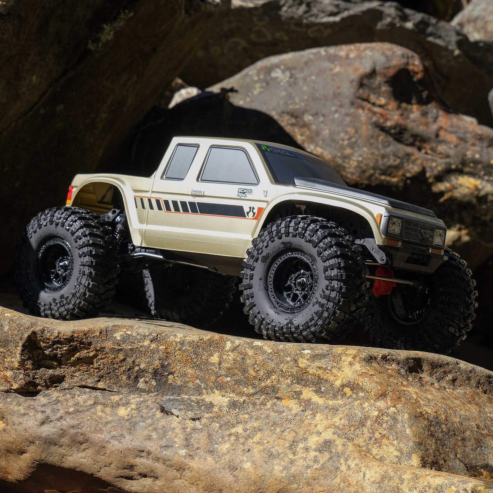 Axial 1/10 SCX10 III Coyote 4X4 RTR Rock Crawler (Battery & Charger Included), Gold