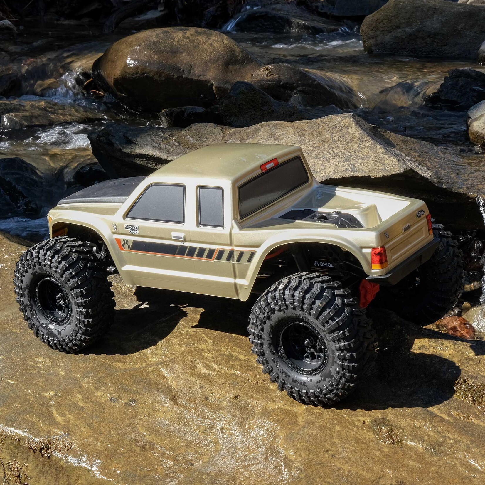 Axial 1/10 SCX10 III Coyote 4X4 RTR Rock Crawler (Battery & Charger Included), Gold