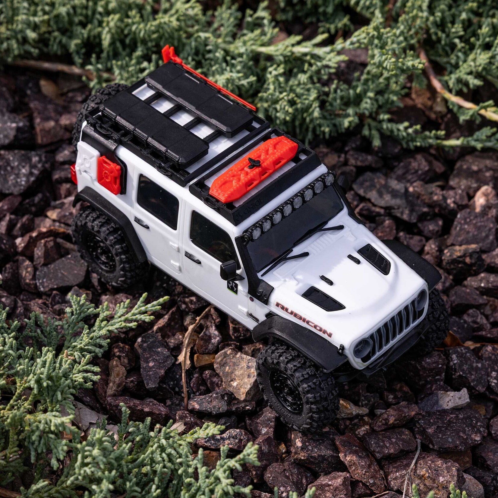 Axial 1/30 SCX30 Jeep Wrangler JLU 4X4 RTR Brushed Rock Crawler (Battery & Charger Included), White