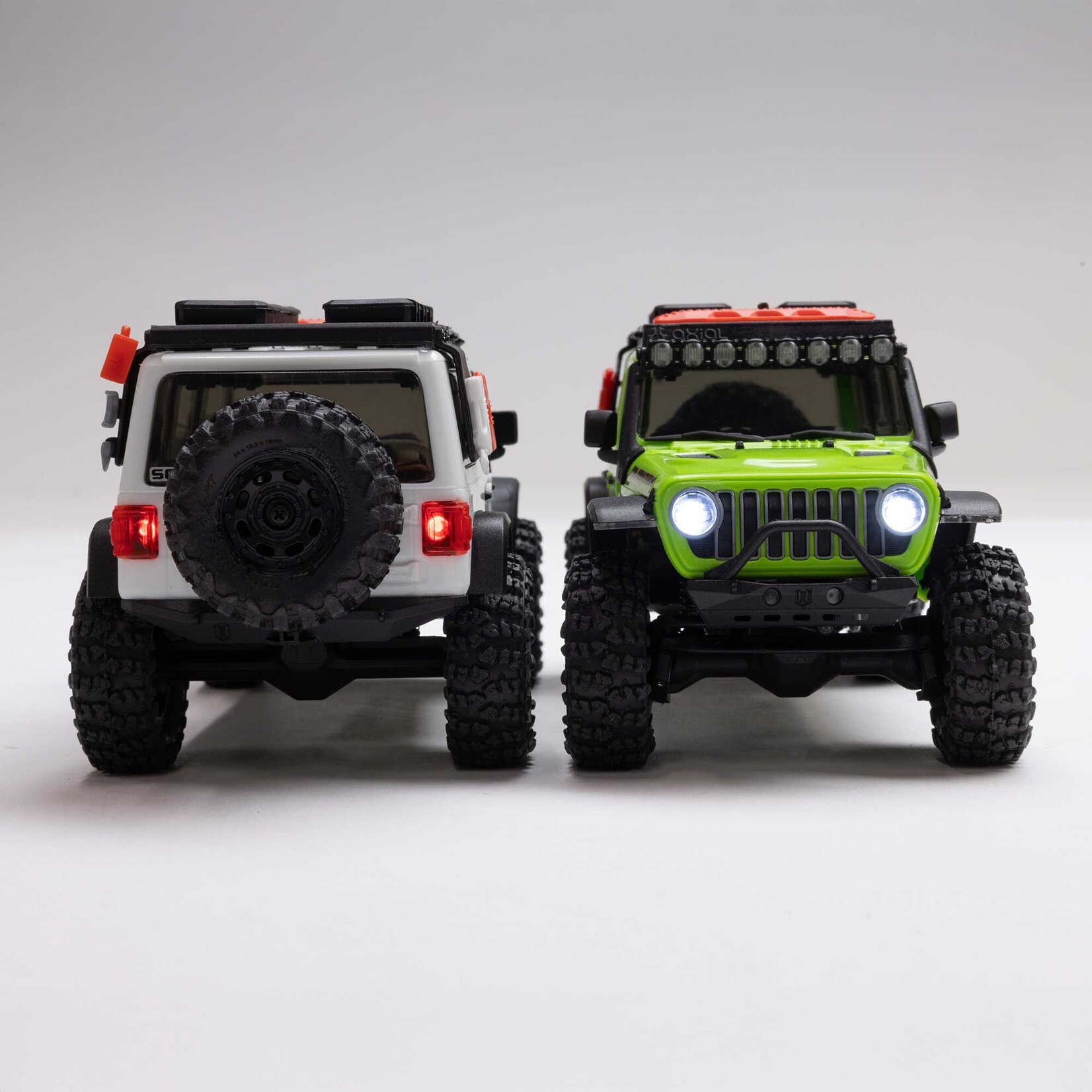 Axial 1/30 SCX30 Jeep Wrangler JLU 4X4 RTR Brushed Rock Crawler (Battery & Charger Included), White