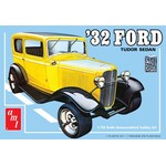 AMT 1/25 1932 Ford Tudor Sedan Street Rod