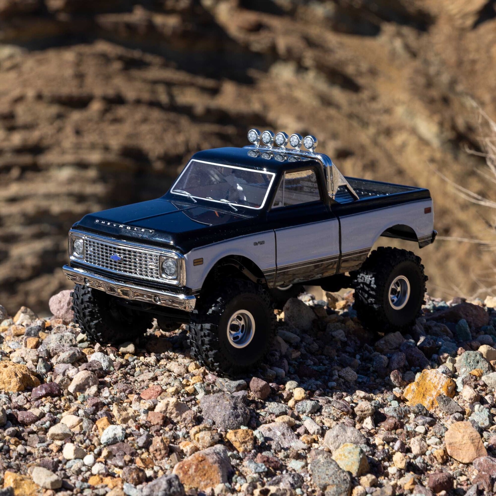 Axial 1/24 SCX24 1967-1972 Chevrolet C10 4WD Truck RTR, Black