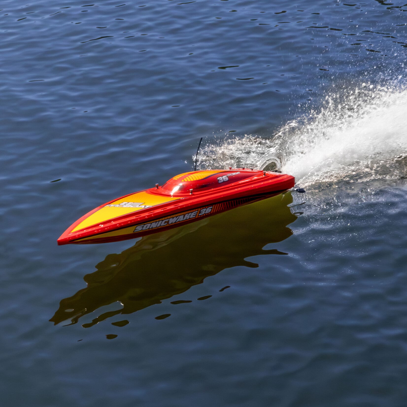 ProBoat Sonicwake 36" V3 Self-Righting V-Hull Boat RTR, Red