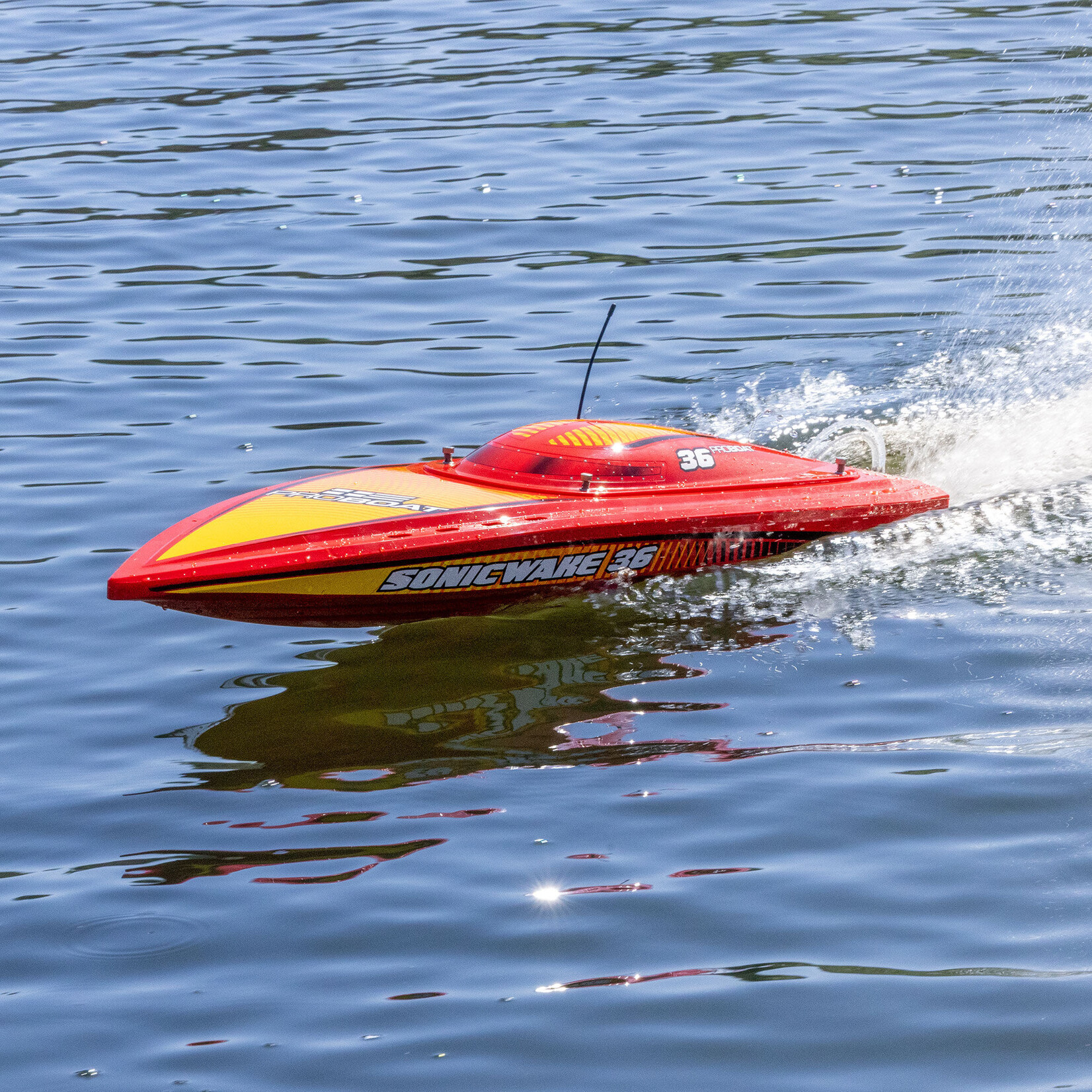 ProBoat Sonicwake 36" V3 Self-Righting V-Hull Boat RTR, Red
