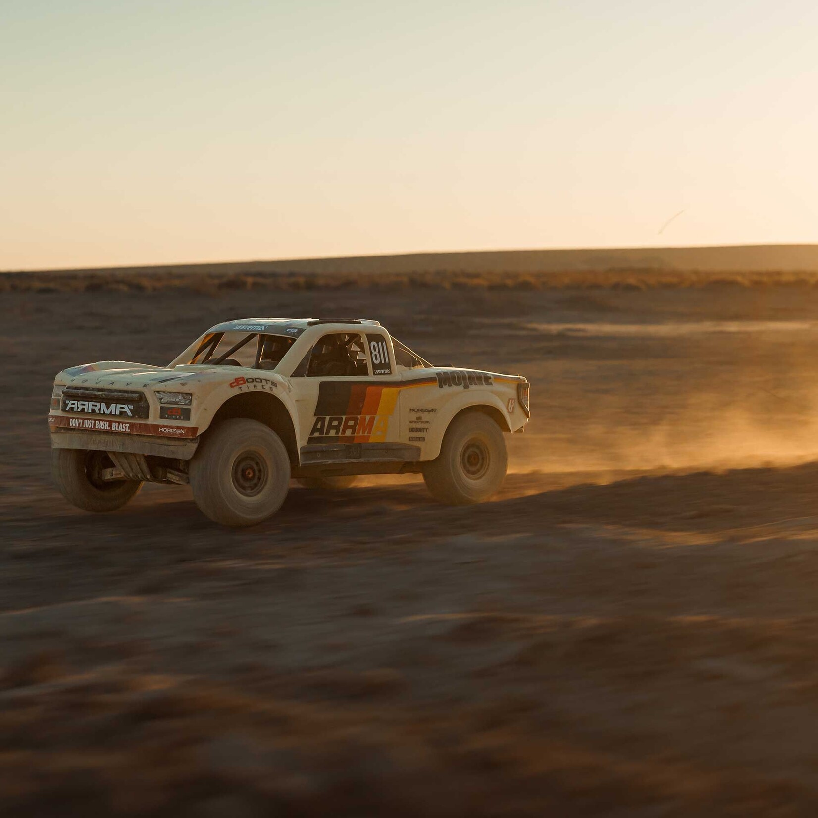Arrma 1/7 MOJAVE 6S 4X4 RTR Brushless Desert Truck, Beige