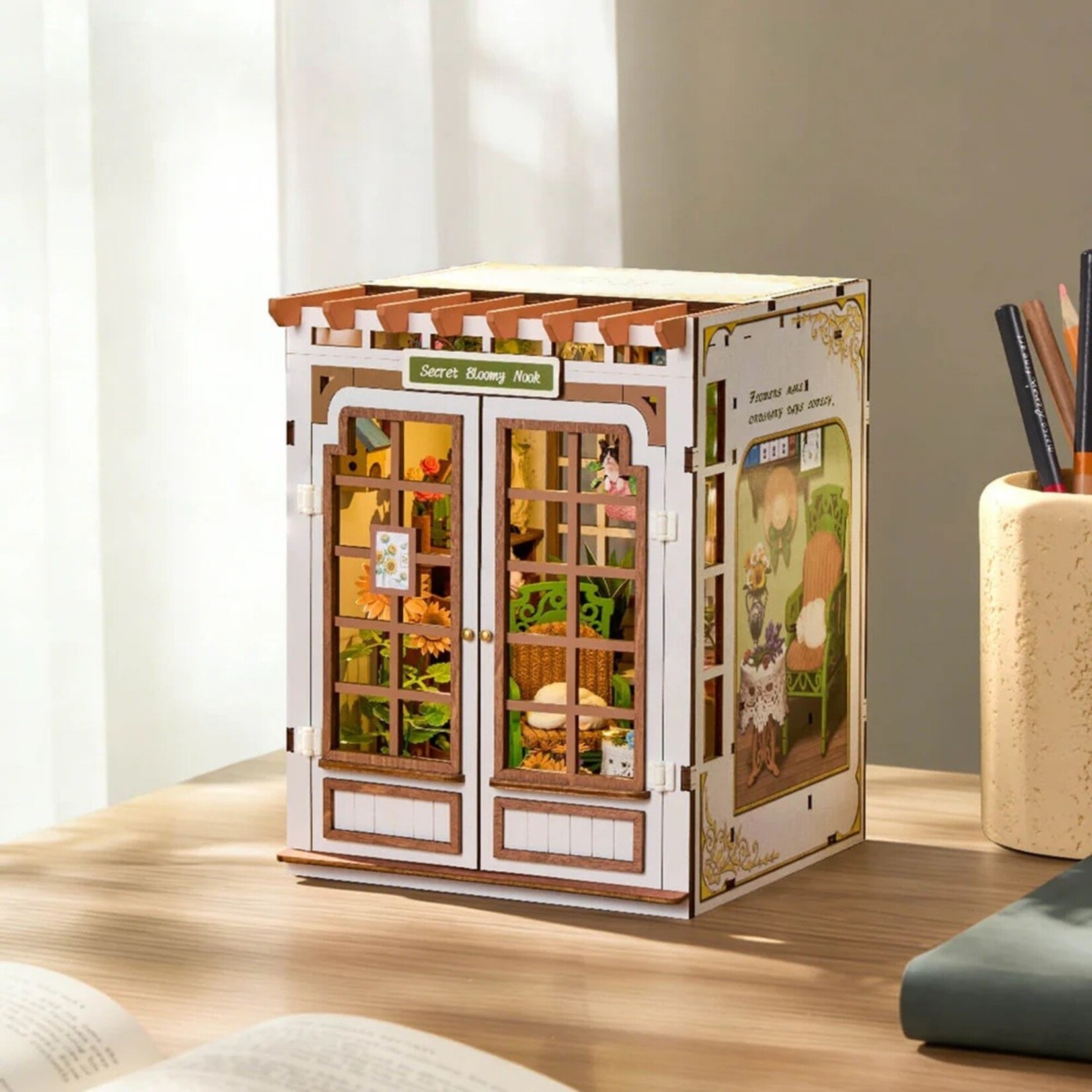 Robotime Secret Bloomy Nook - DIY Book Nook