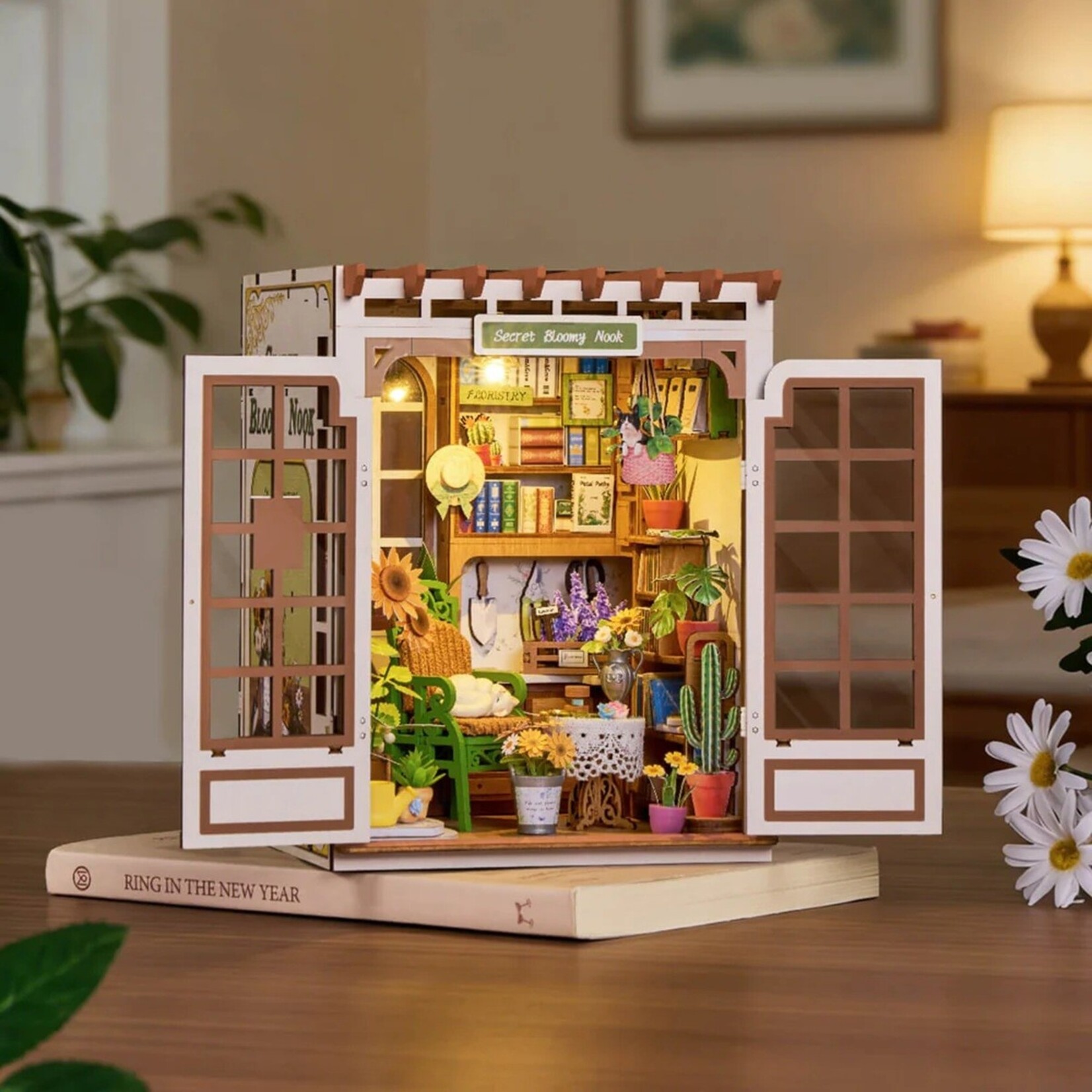Robotime Secret Bloomy Nook - DIY Book Nook