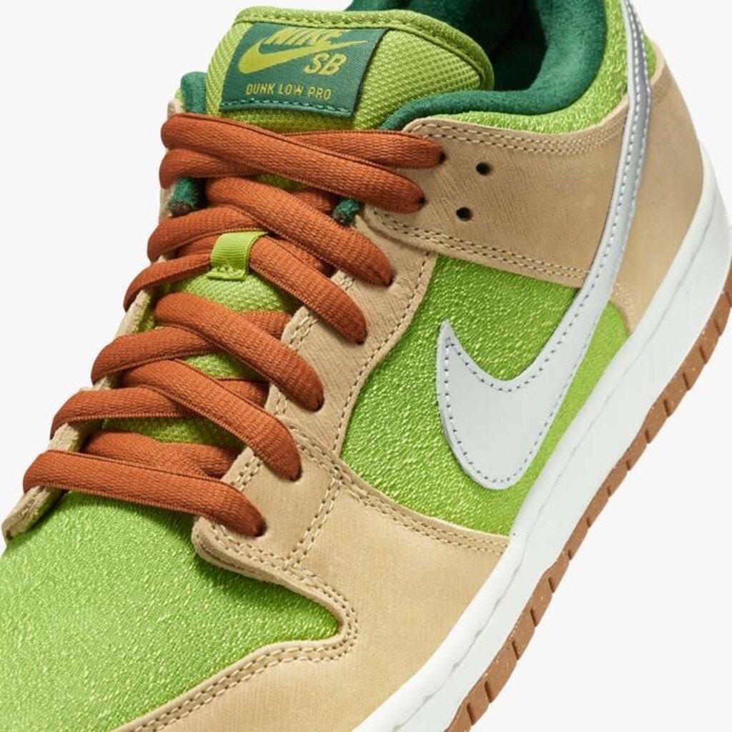 Nike SB Nike SB Dunk Low Pro Sesame/Metallic Silver