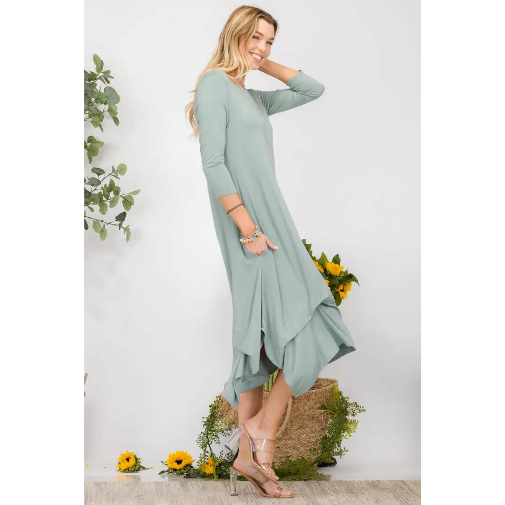 Celeste Clothing 1/2 Sleeve Midi Dress