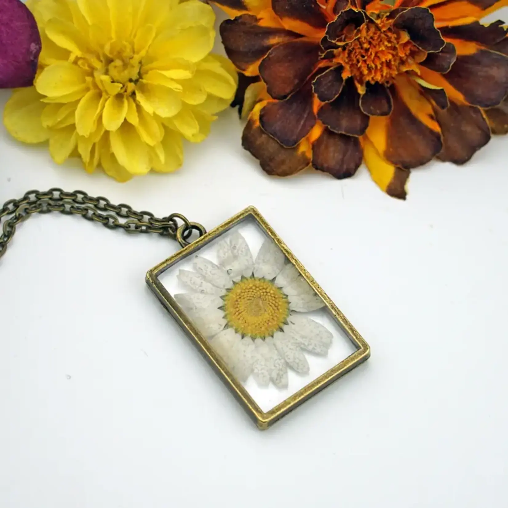 The Pretty Pickle April Birth Flower Necklace