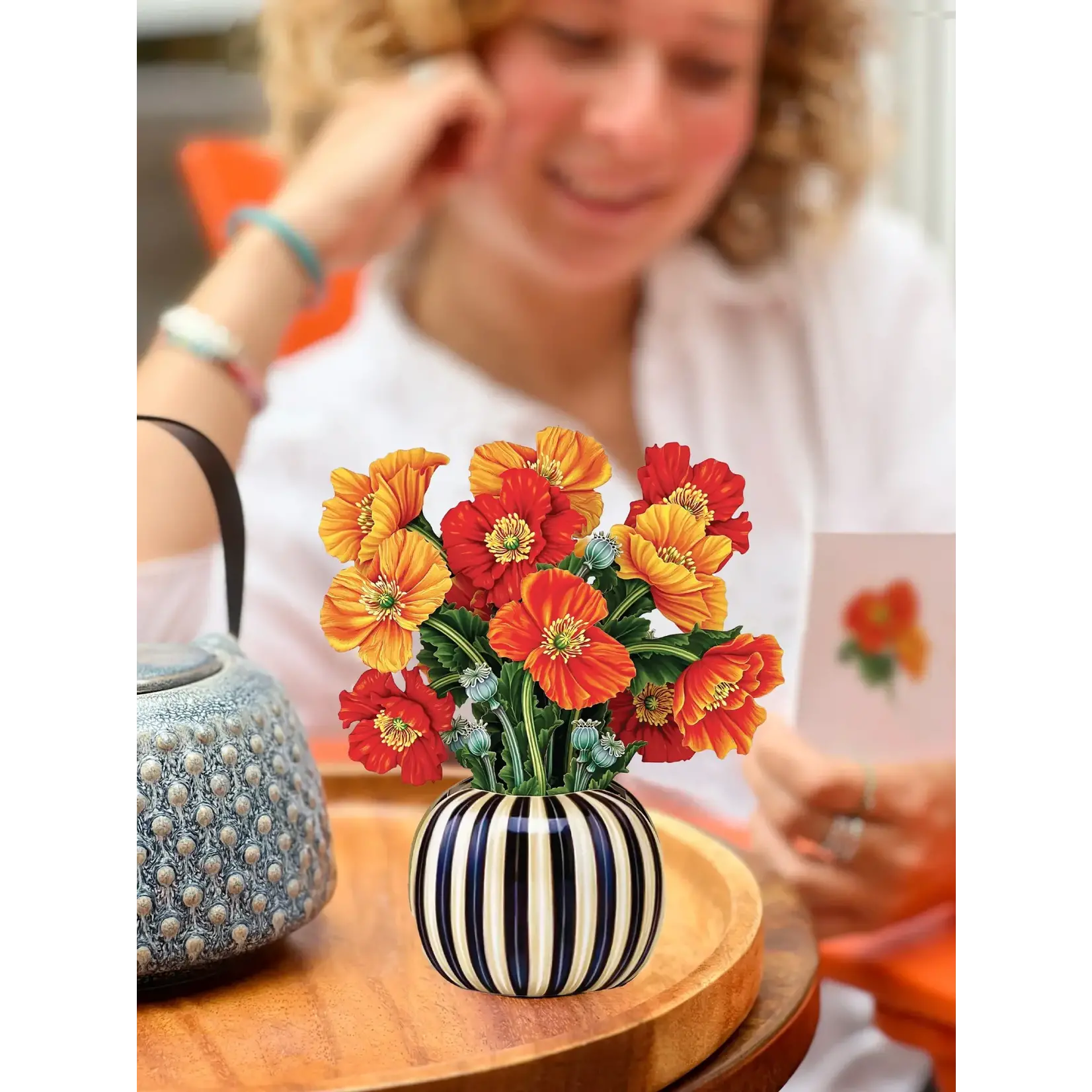 Freshcut Paper Mini French Poppies Pop Up Bouquet