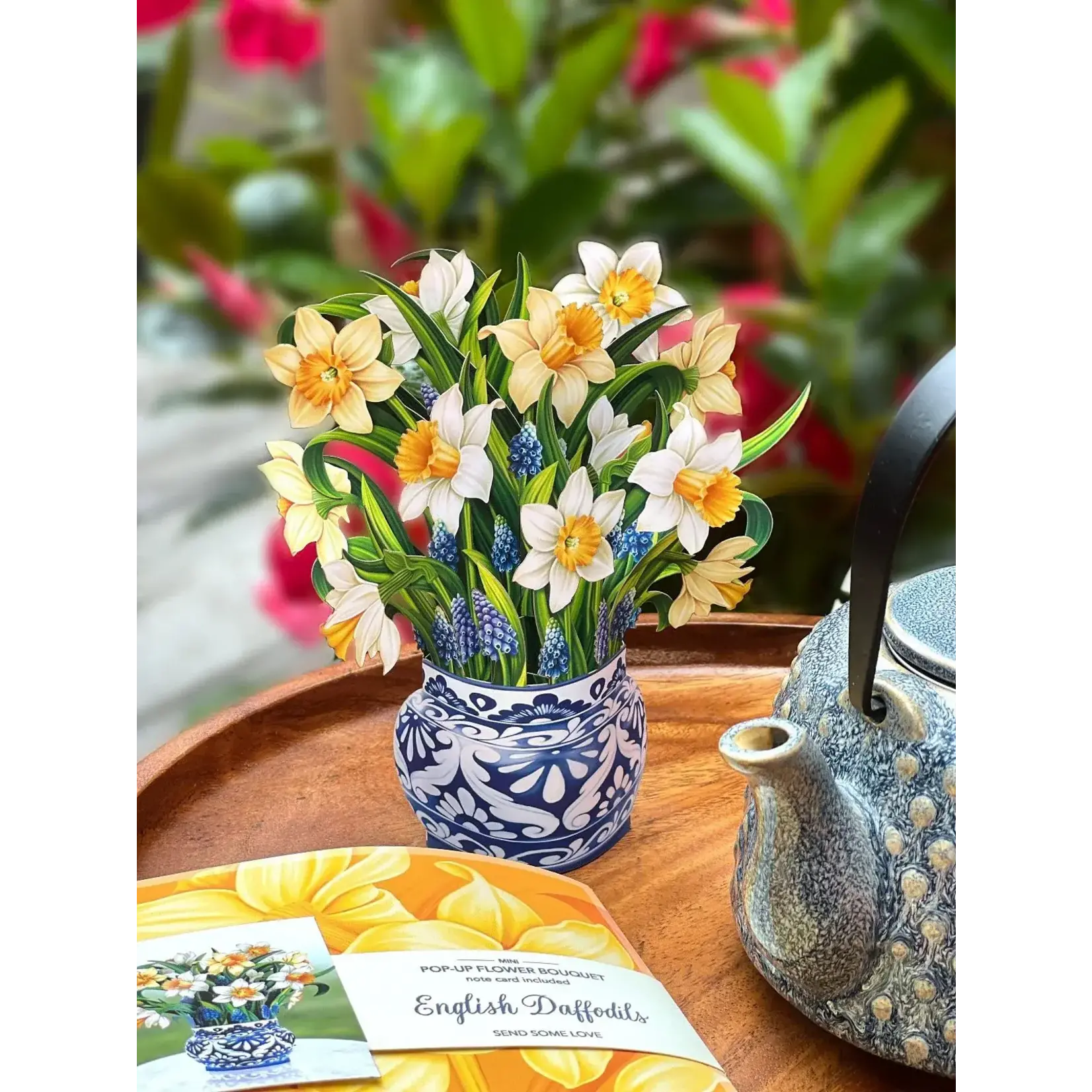 Freshcut Paper Mini English Daffodils Pop Up Bouquet