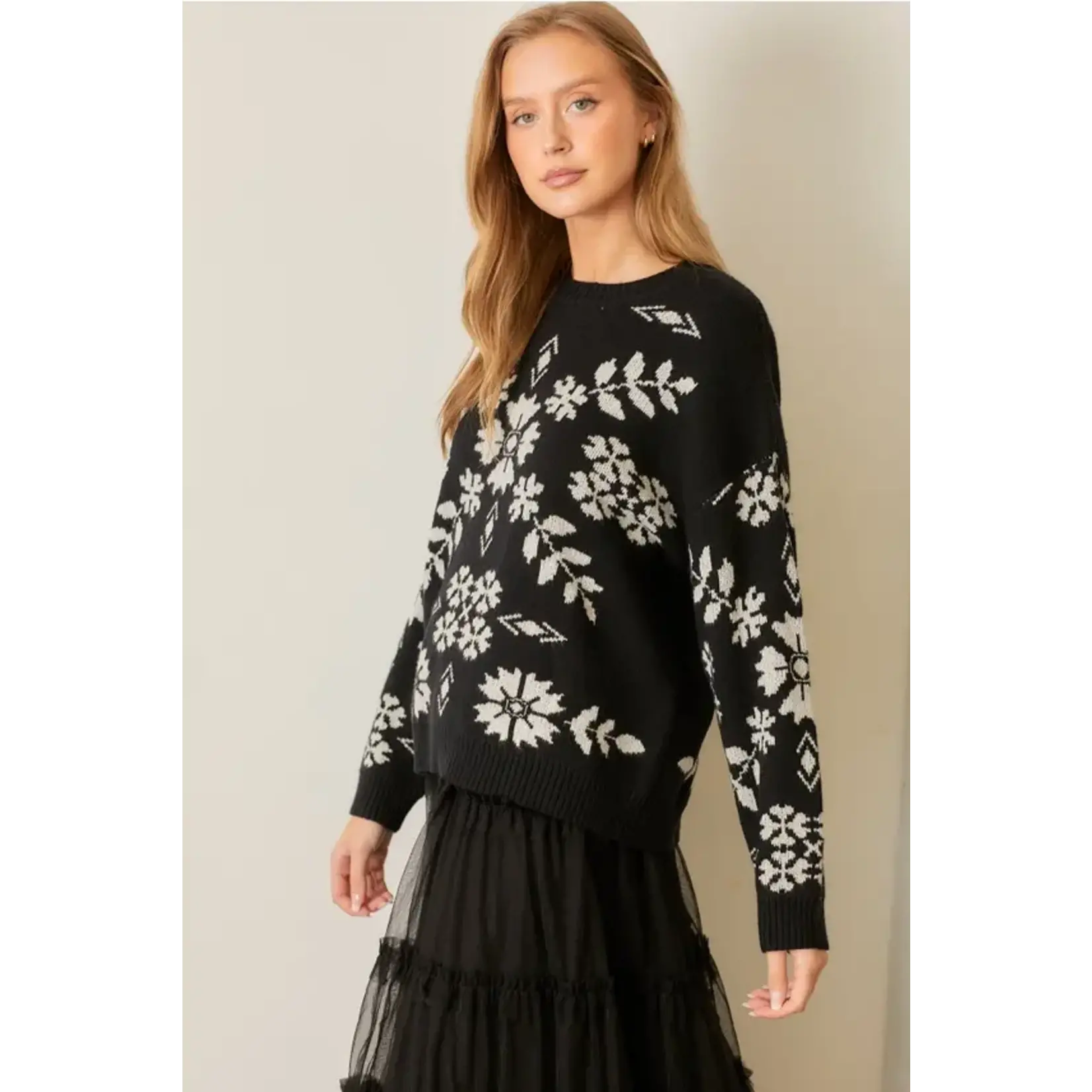 Polagram by Wellmade USA Floral Intarsia Pullover Sweater