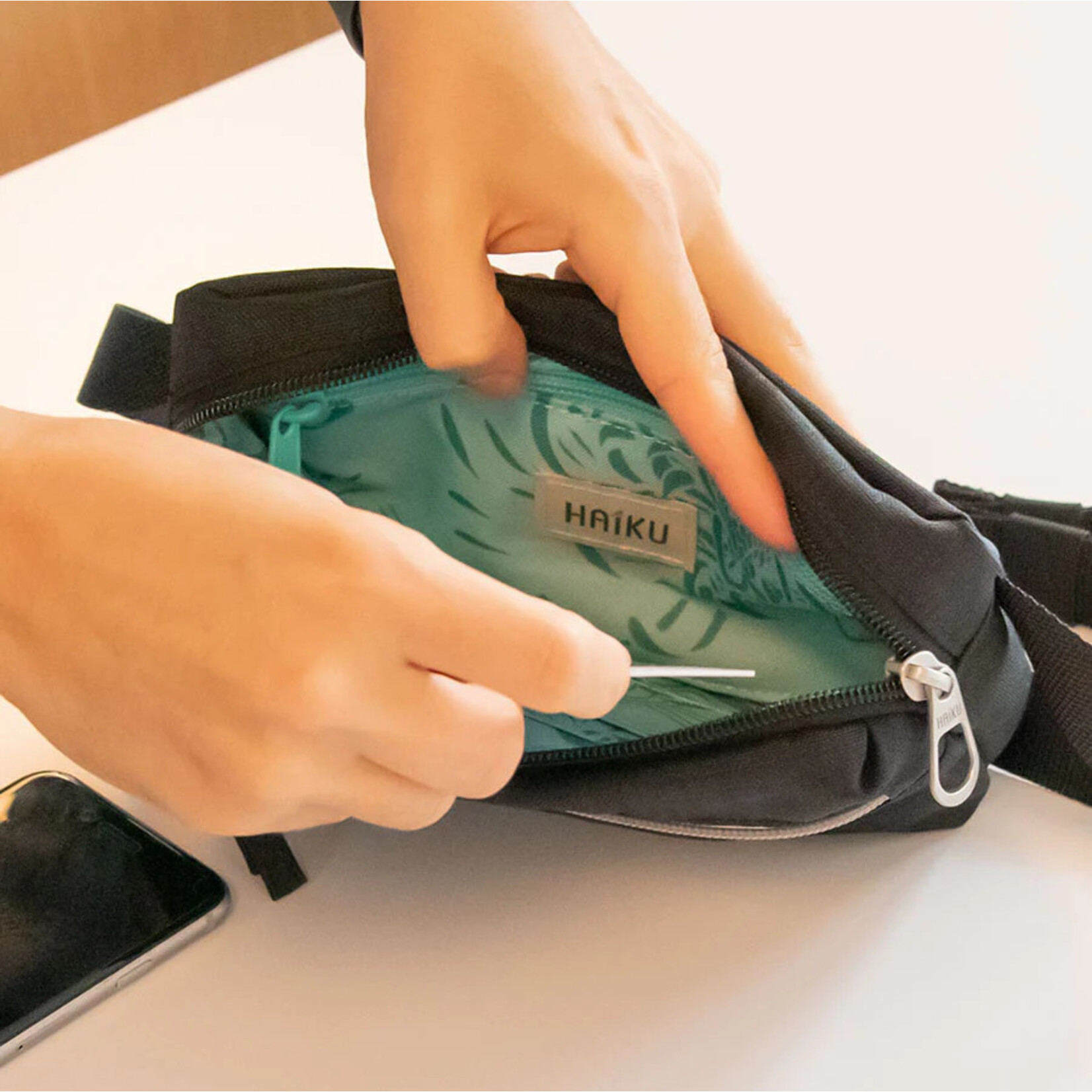 Haiku Honeycomb Hopper Waist Pouch
