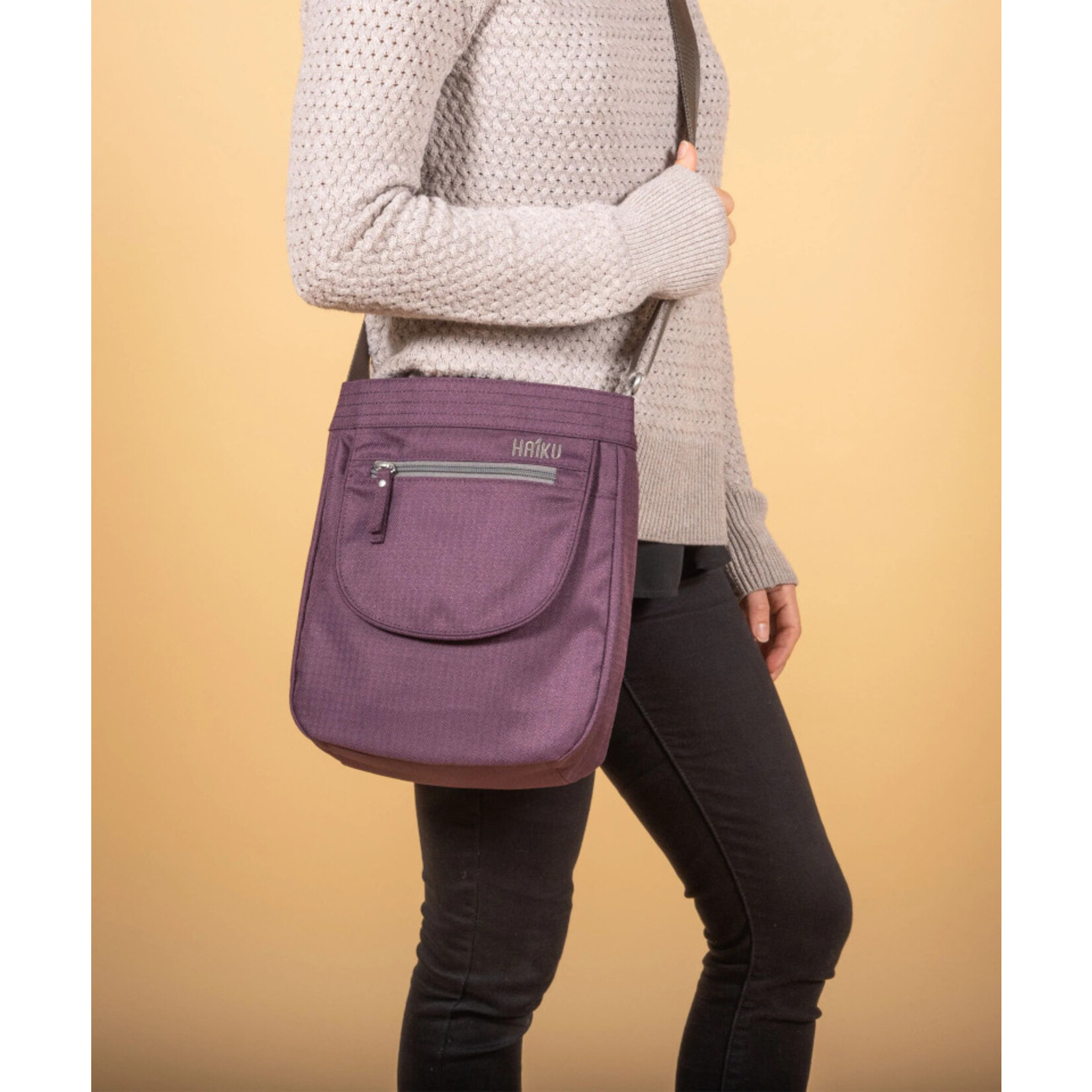 Haiku Blackberry Jaunt Purse