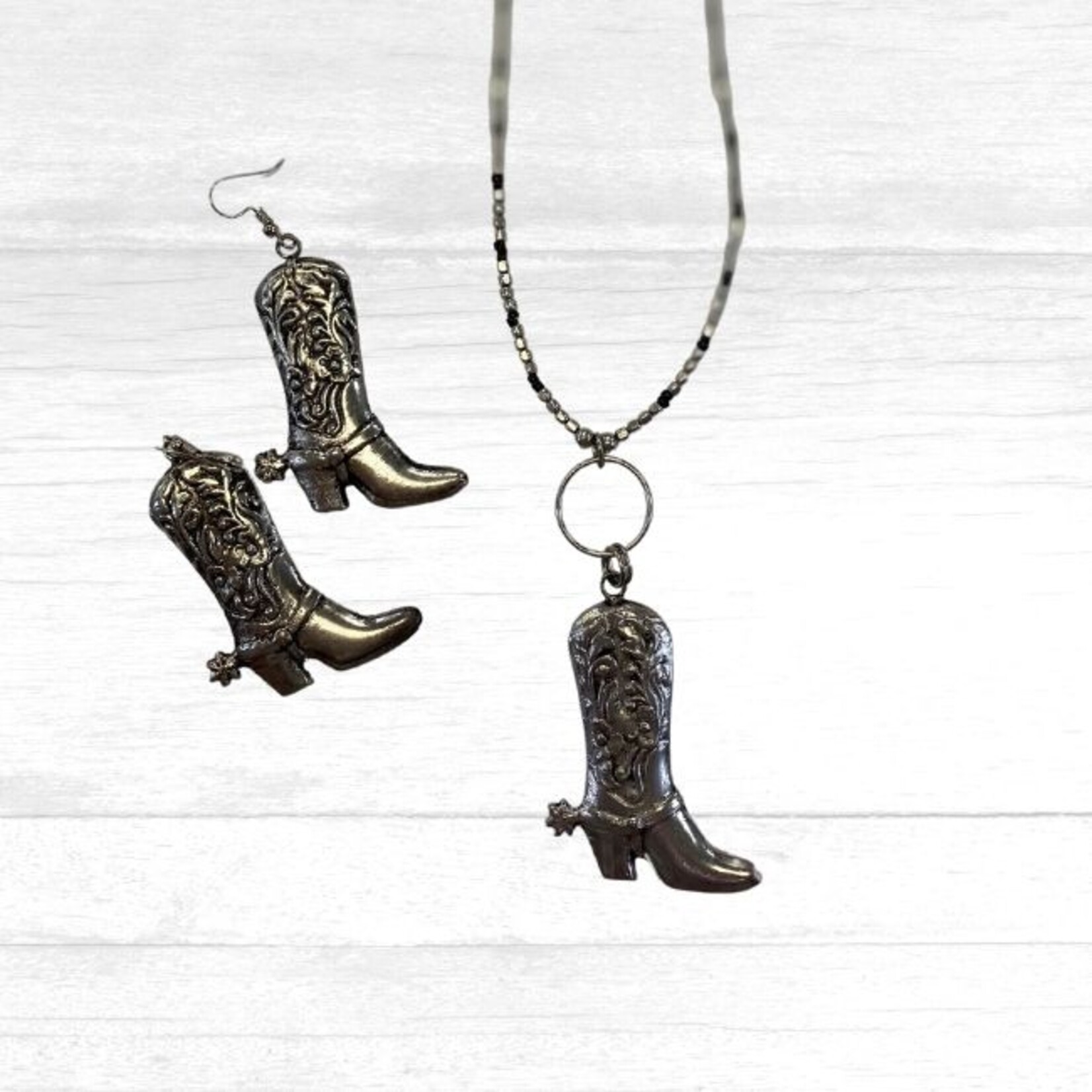 Rowdy Crowd Bronc Buster Necklace