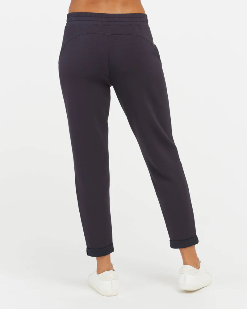 Large NAVY NWT SPANX AIR Essentials Tapered Pant Size Large ***SOLD OUT****