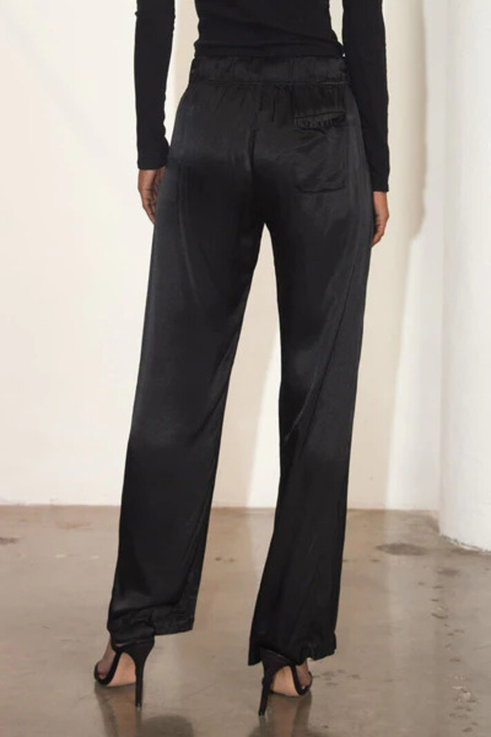 La Made Sasha Silky Wide Leg Pintuck Pant