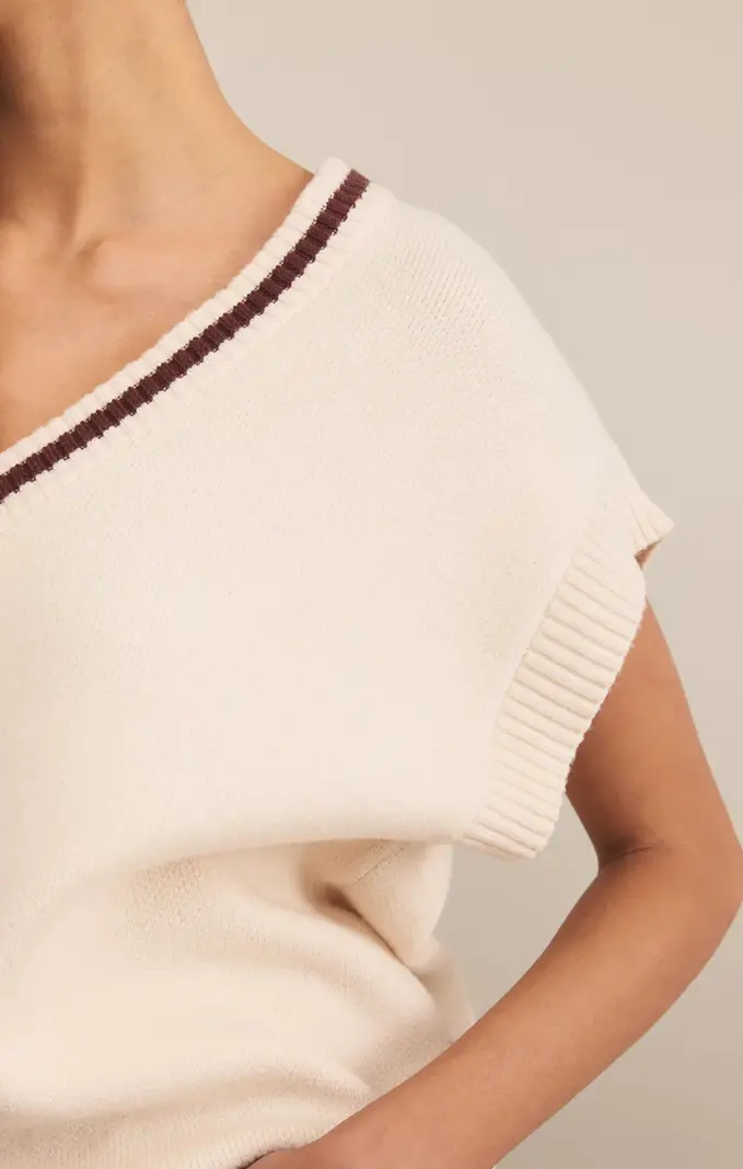 トップス xander zhou 23ss short knit vest The Nico Shrunken Vest in Cashmere – Suzie Kondi