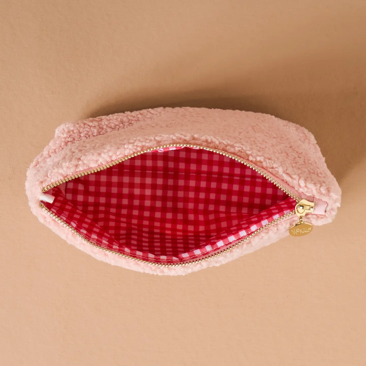 Darling Effect Teddy Bear Hugs Teddy Pouch