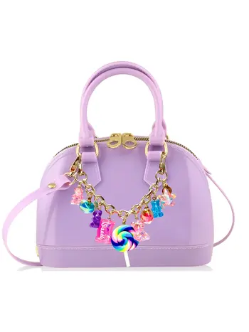 Carrying Kind Cate: Candy Crush