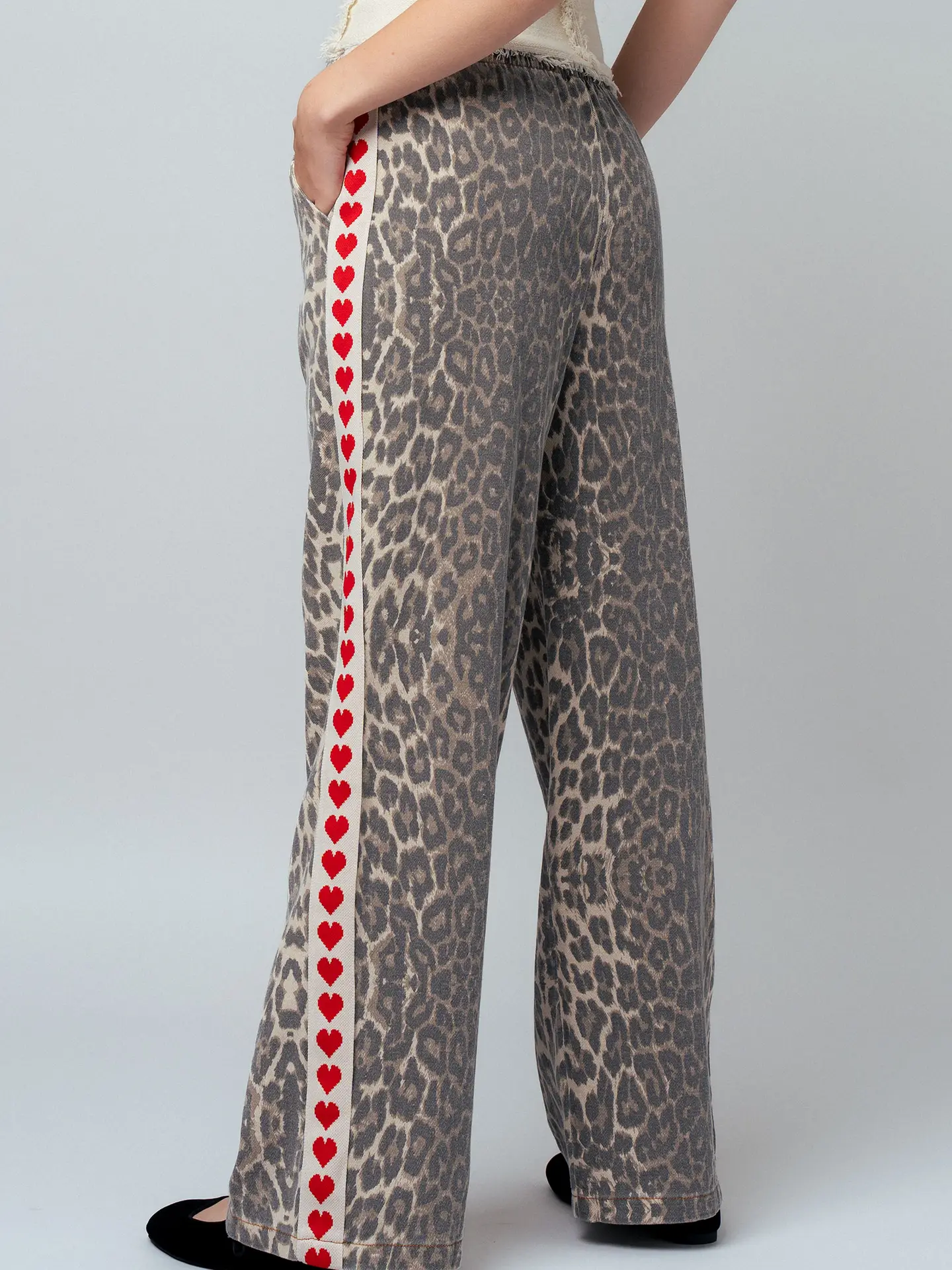 Leopard Print Lounge Pant w/Heart Side Stripe