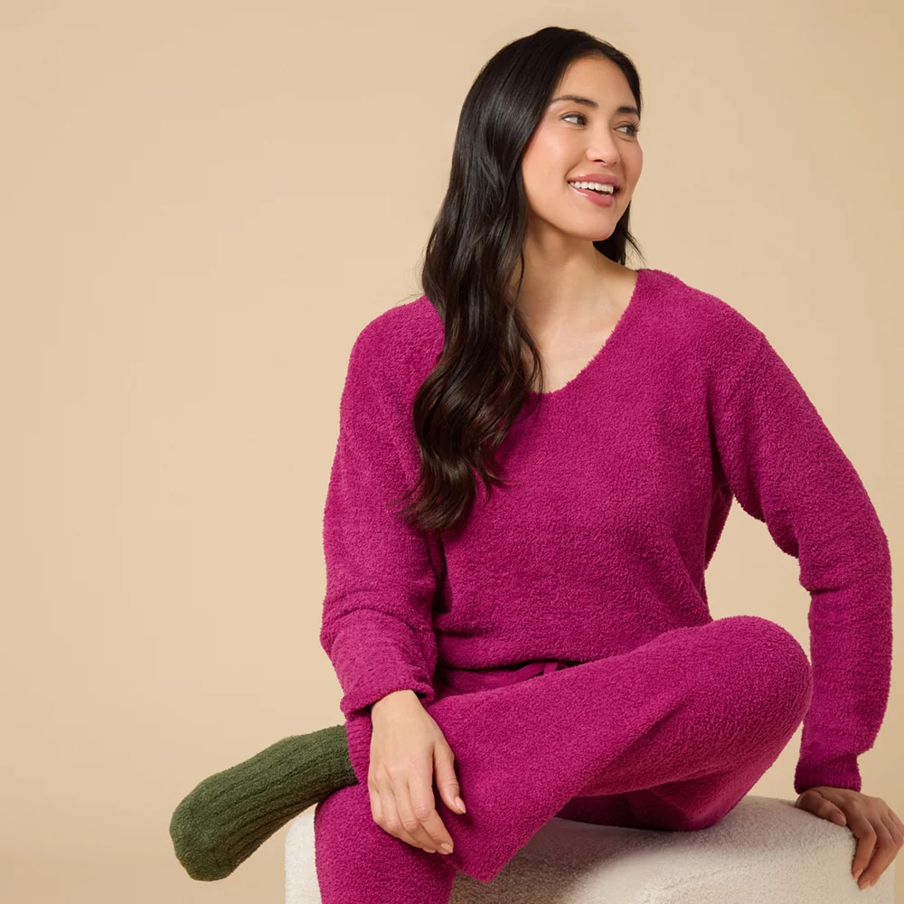 Softies Solid Marshmallow V-Neck Lounge Set