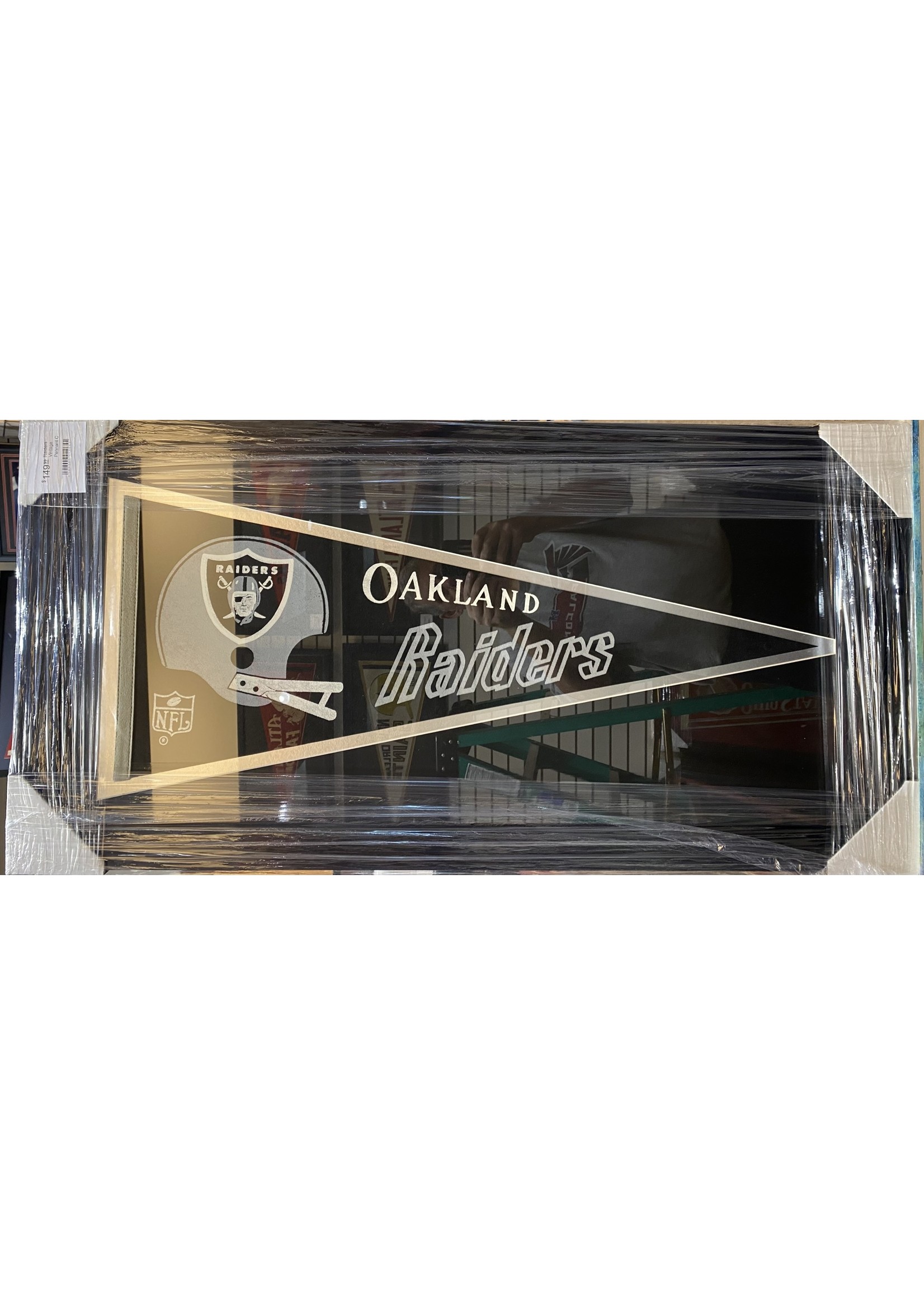 Pennant (F & UF) Raiders Vintage Pennant C