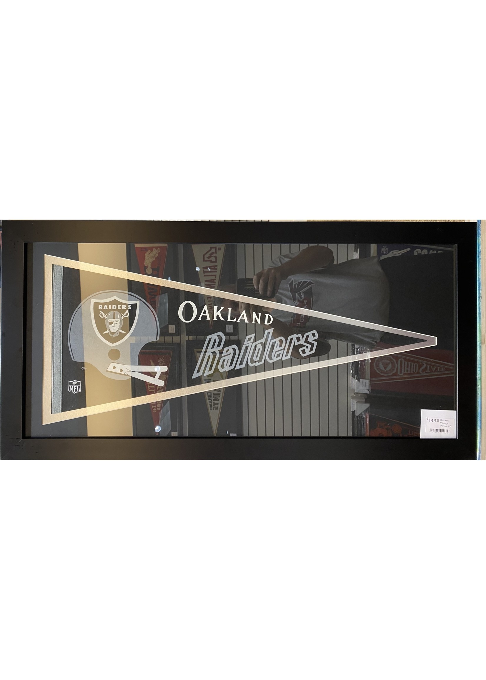 Pennant (F & UF) Raiders Vintage Pennant D