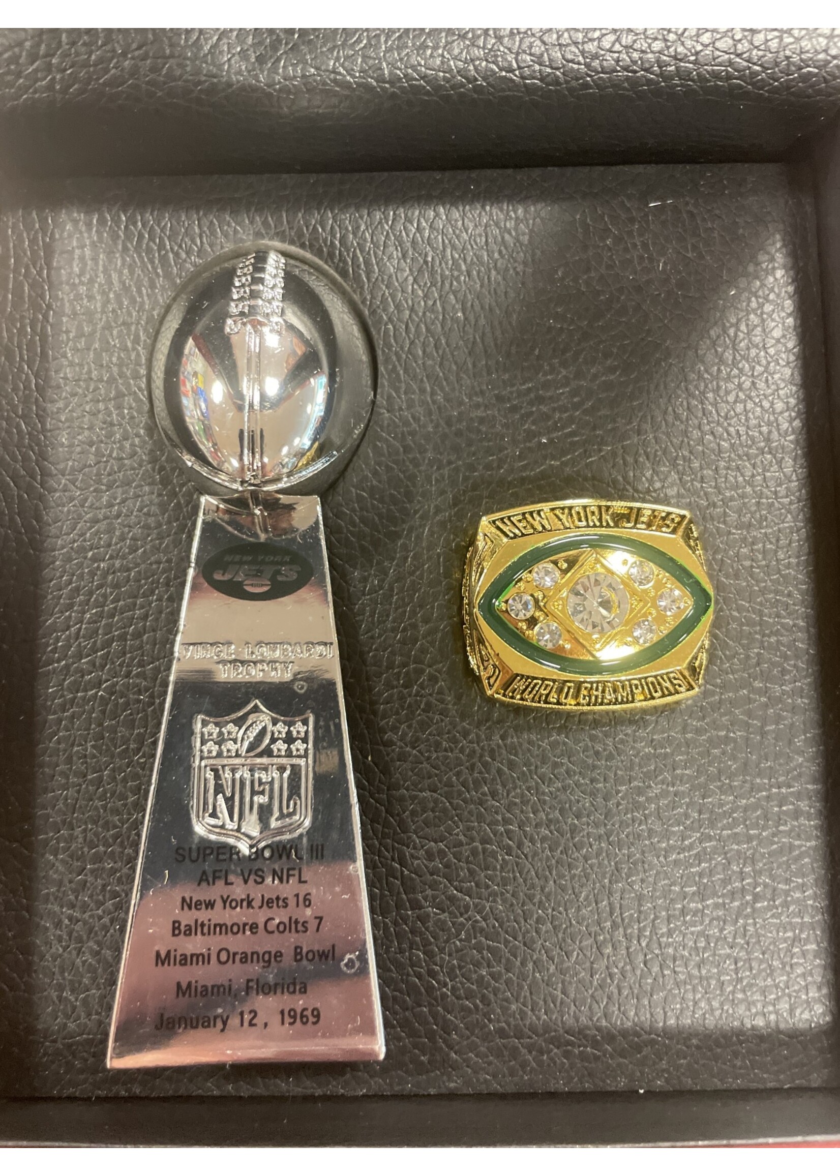Jets Ring & Trophy Set