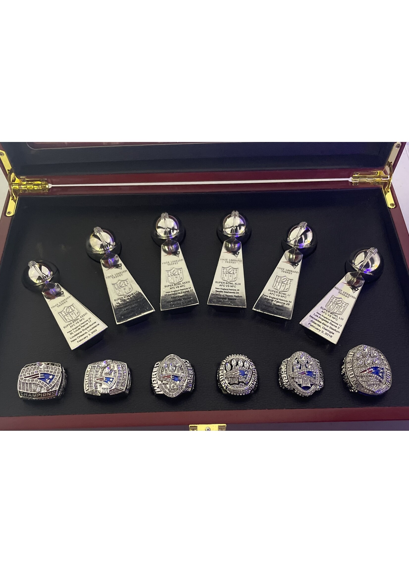 Rings Patriots 6  Ring & Trophy Set