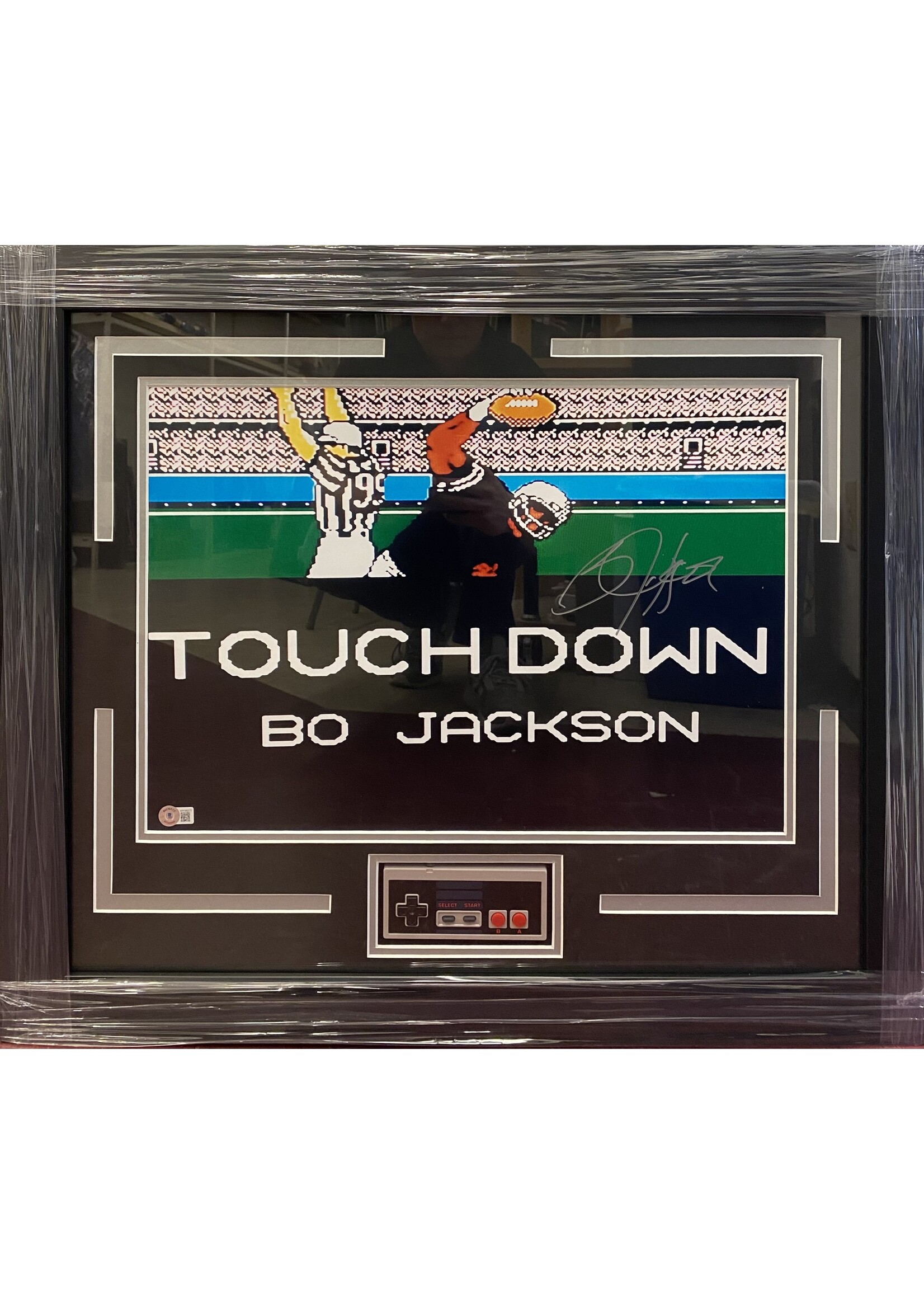 Picture Bo Jackson Techmo 16x20 w/Controller