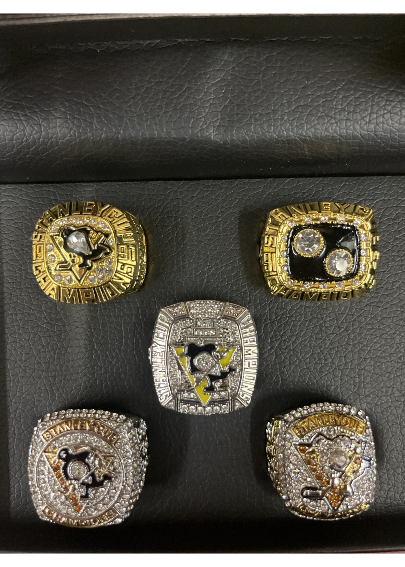 Penguins 5 Ring Set